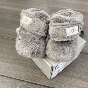 Ugh boots size 0 to 6 months brand new. Original packaging new.